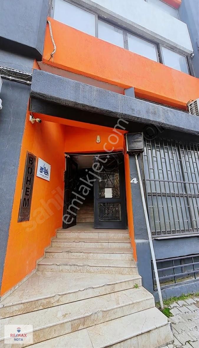 Yeşillik Caddesi Üzerinde Gediz Kavşağında Kiralık Büro&ofis