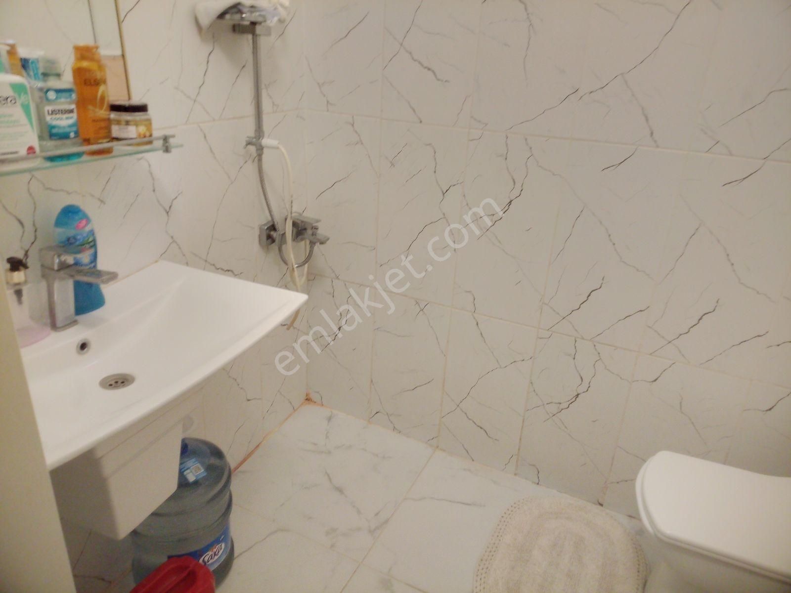 Acil Satılık Üçyol Merkezde 2+1 Dogalgazlı Çift Cepheli Balkonlu - Görsel 2