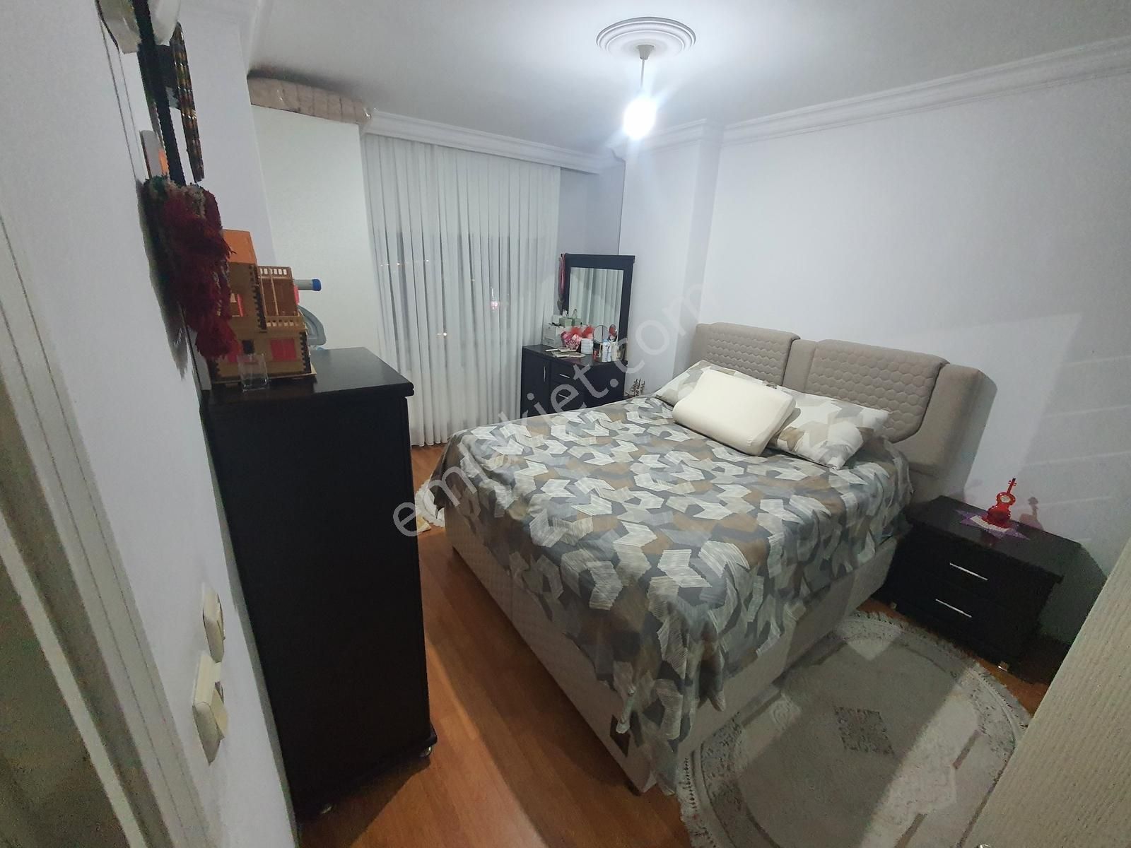 Çarşı İçinde Ravza Camii Ve Saat Kulesi Mevkiinde Ara Kat 3+1 - Görsel 16