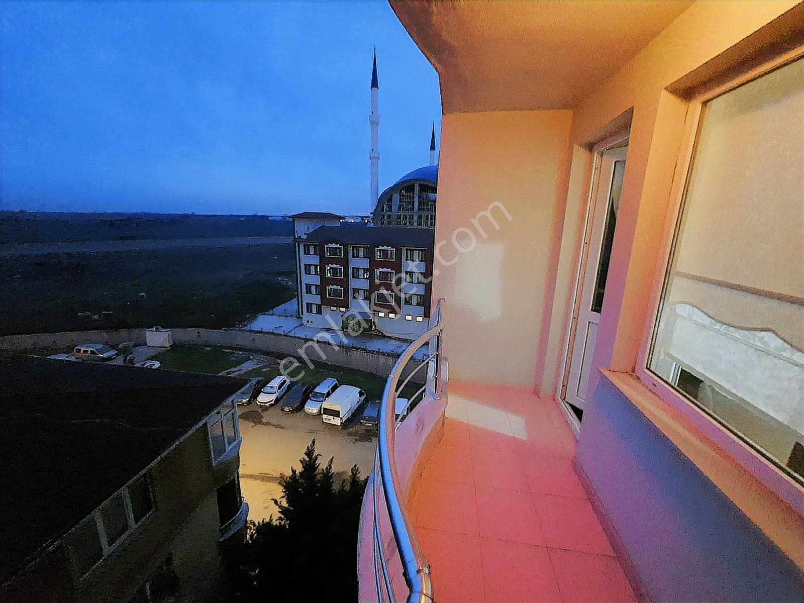 Çarşı İçinde Ravza Camii Ve Saat Kulesi Mevkiinde Ara Kat 3+1 - Görsel 5