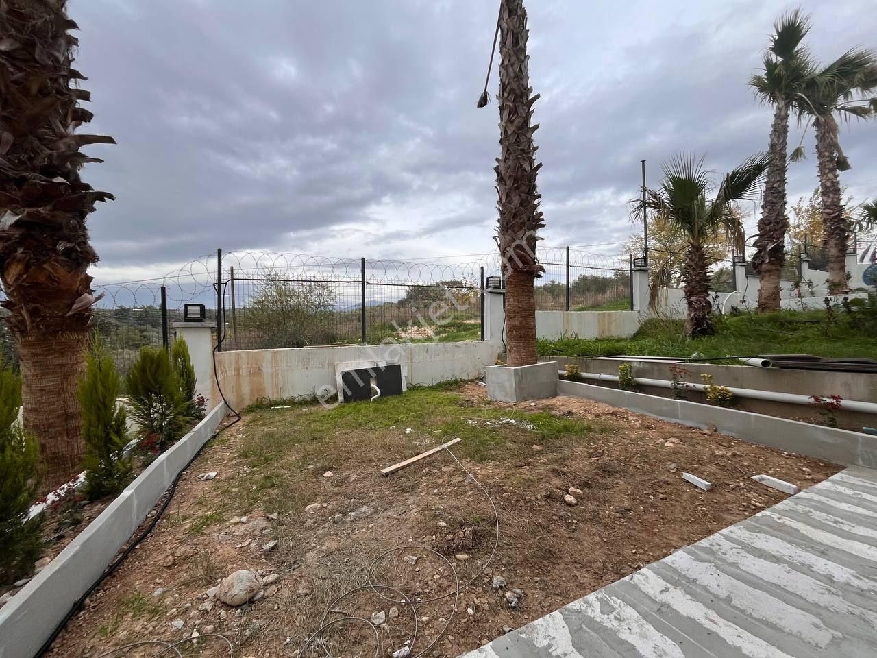 Havuzlu, Özel Bahçeli, Sitede, Yerden Isıtmalı Tribleks Villa - Görsel 11