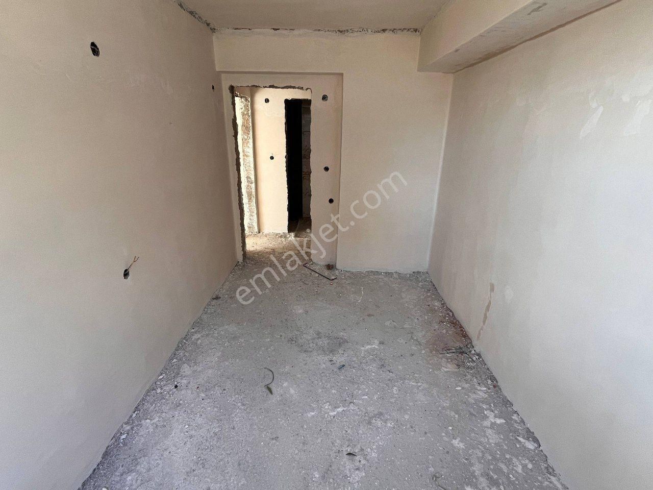 İzban'a Yakın, Köşe, Yerden Isıtmalı, Balkonlu 1+1 Daire - Görsel 3