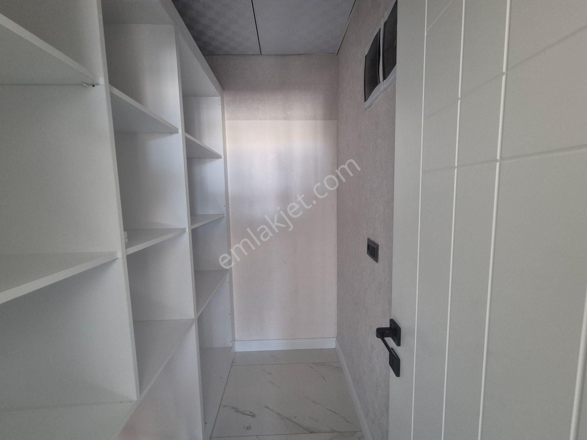 Parsana Mah. İşyapar Gayrimenkul'den Kilerli Kapalı Otoparklı Sıfır Lüks 4+1 Daire - Görsel 16