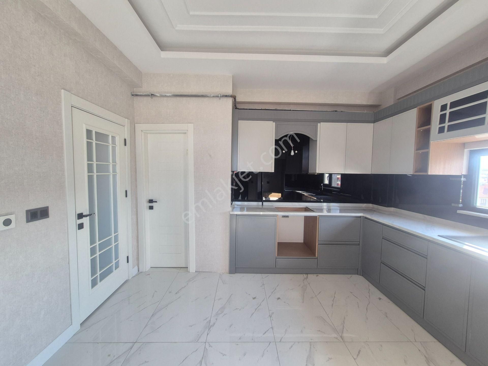 Parsana Mah. İşyapar Gayrimenkul'den Kilerli Kapalı Otoparklı Sıfır Lüks 4+1 Daire - Görsel 14