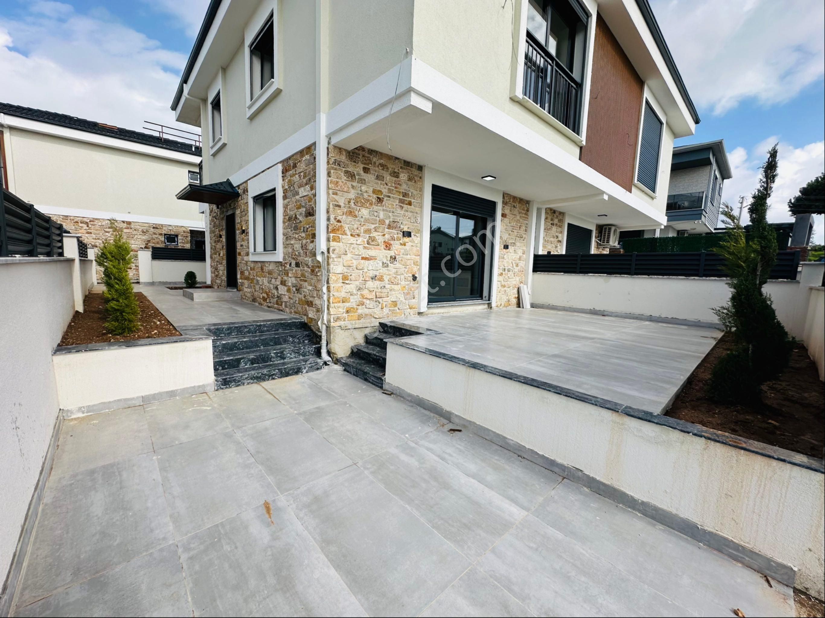 Didim’de Havuzlu Sitede 3+1 Müstakil Villa Satılık - Görsel 17