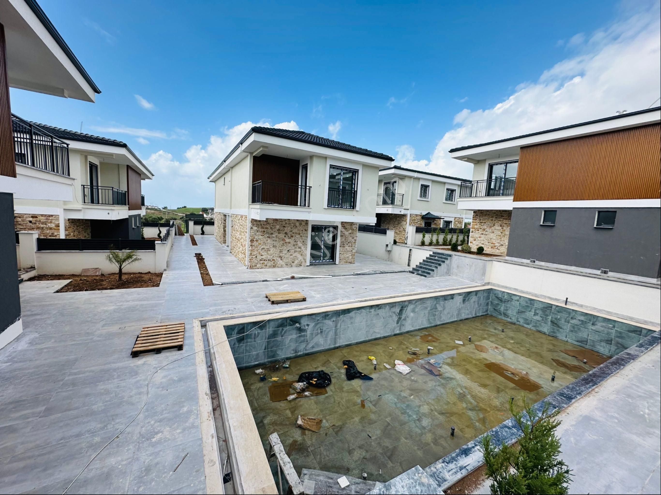 Didim’de Havuzlu Sitede 3+1 Müstakil Villa Satılık - Görsel 3