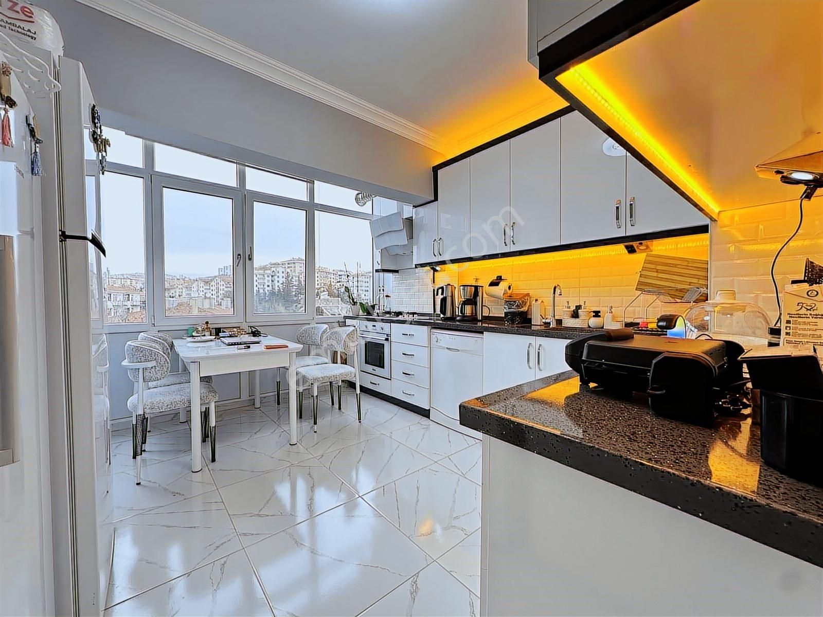 Etlik'in Kalbinde, 3+1, Ult. Lüx Yapıda ,ara Kat,manzaralı Daire - Görsel 4