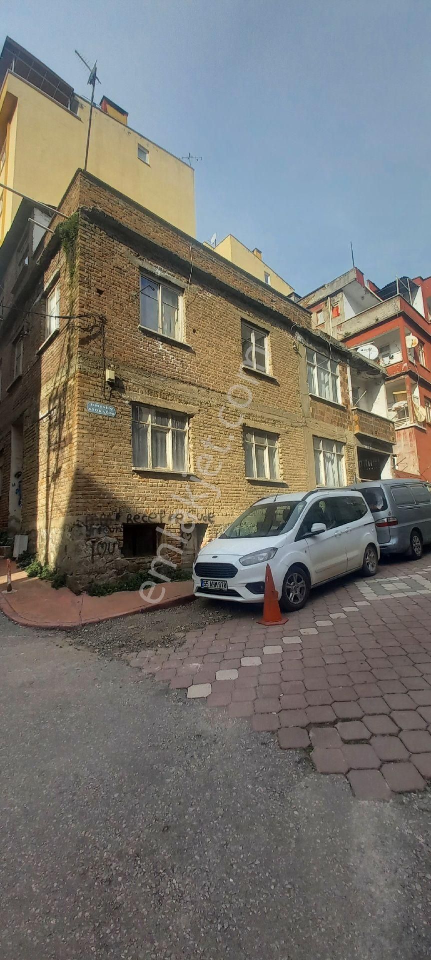 Çınar Emlaktan Satılık Bina