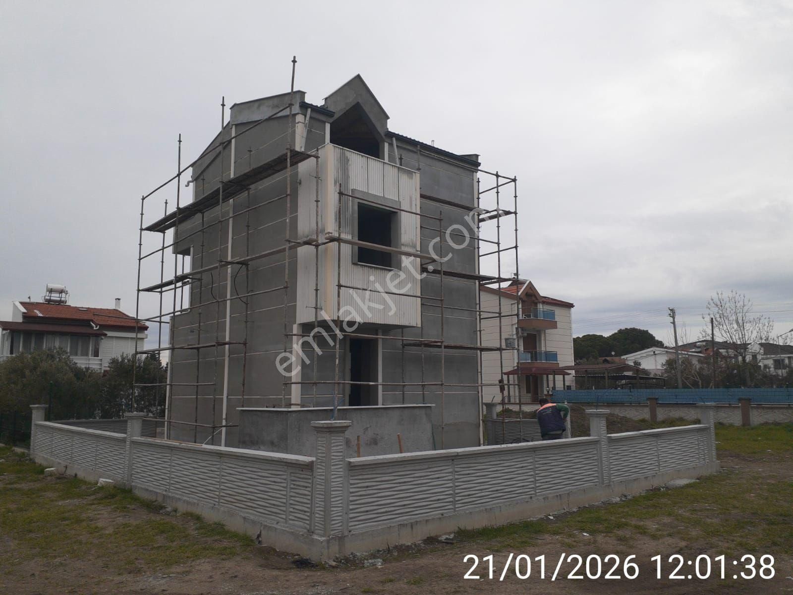 Taş Emlak'tan Altınova'da 3+1 Tripleks Villa - Görsel 2