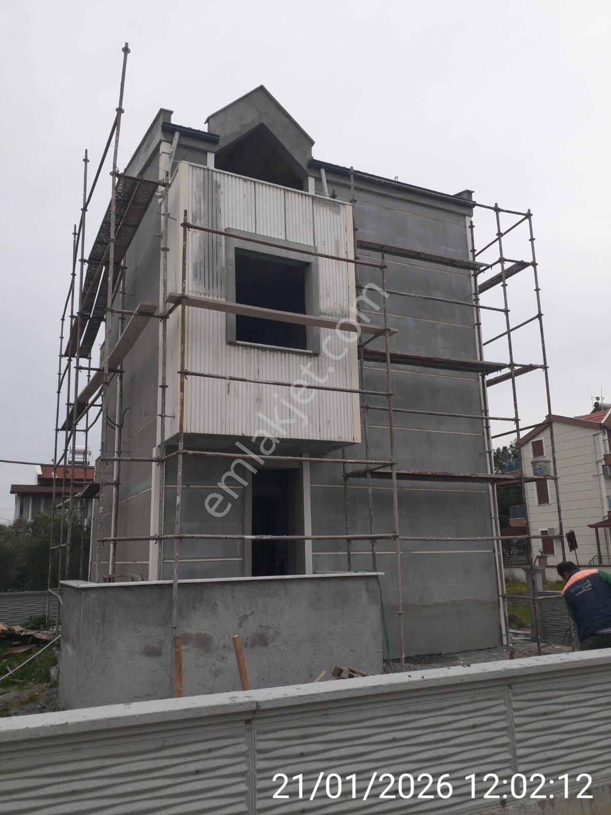 Taş Emlak'tan Altınova'da 3+1 Tripleks Villa - Görsel 3