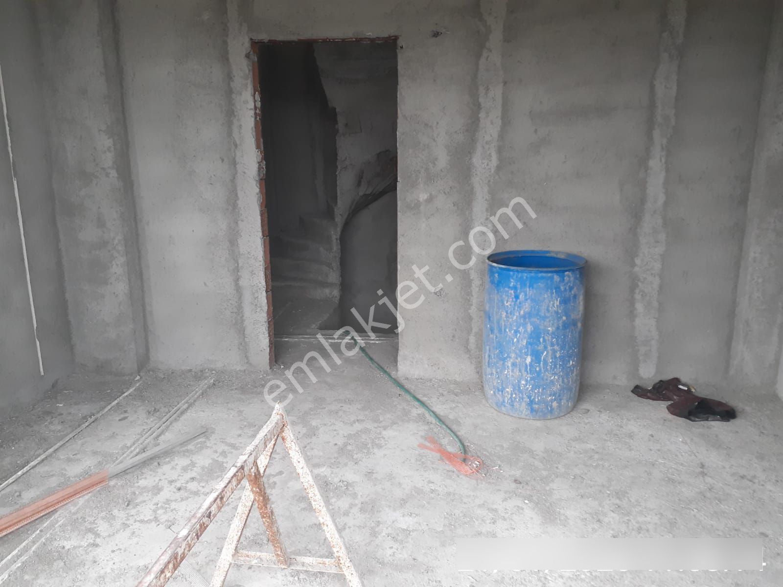 Taş Emlak'tan Altınova'da 3+1 Tripleks Villa - Görsel 15