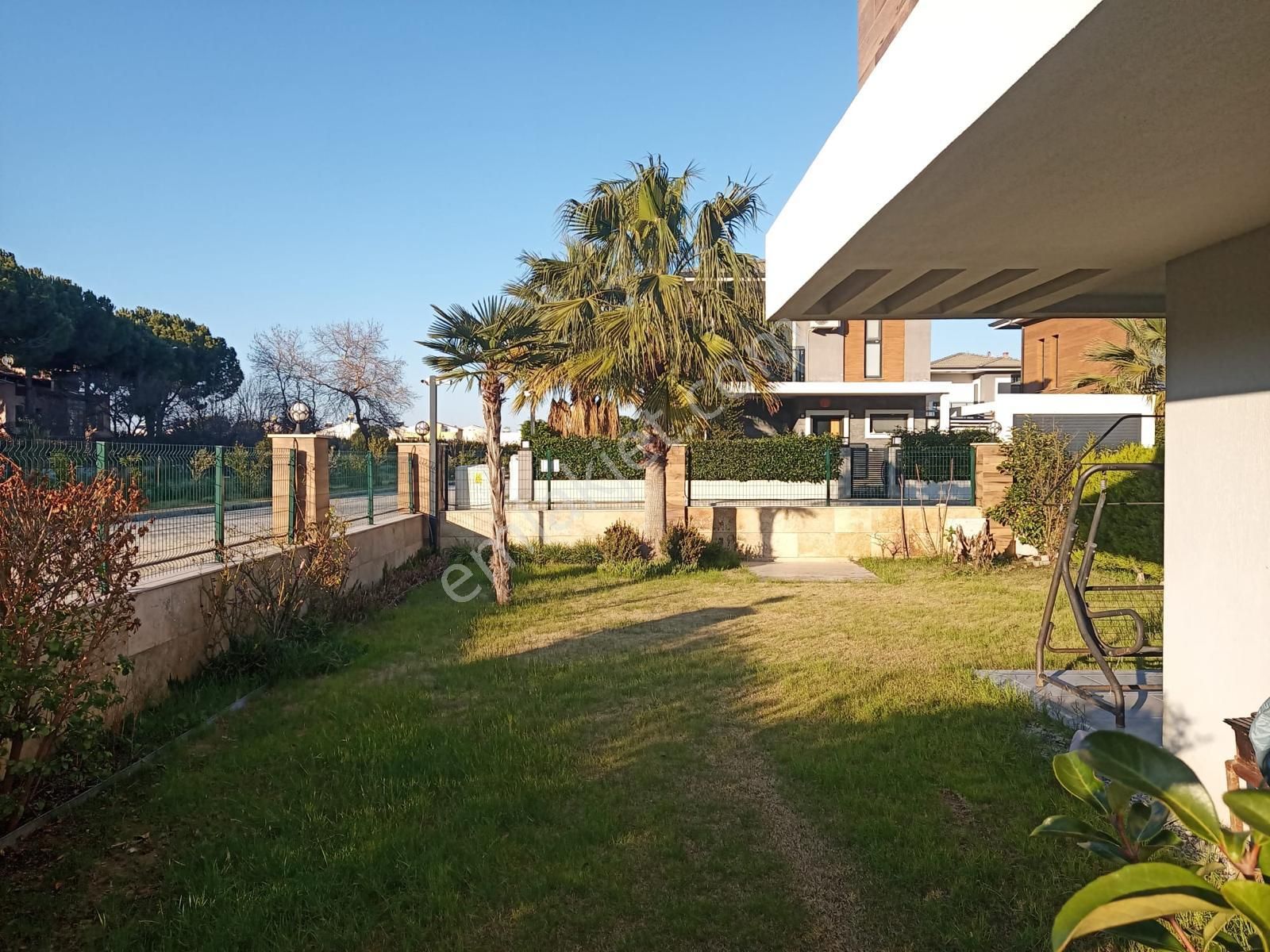 Davutlar Sahil Havuzlu Site Köşe Dubleks Villa - Görsel 3