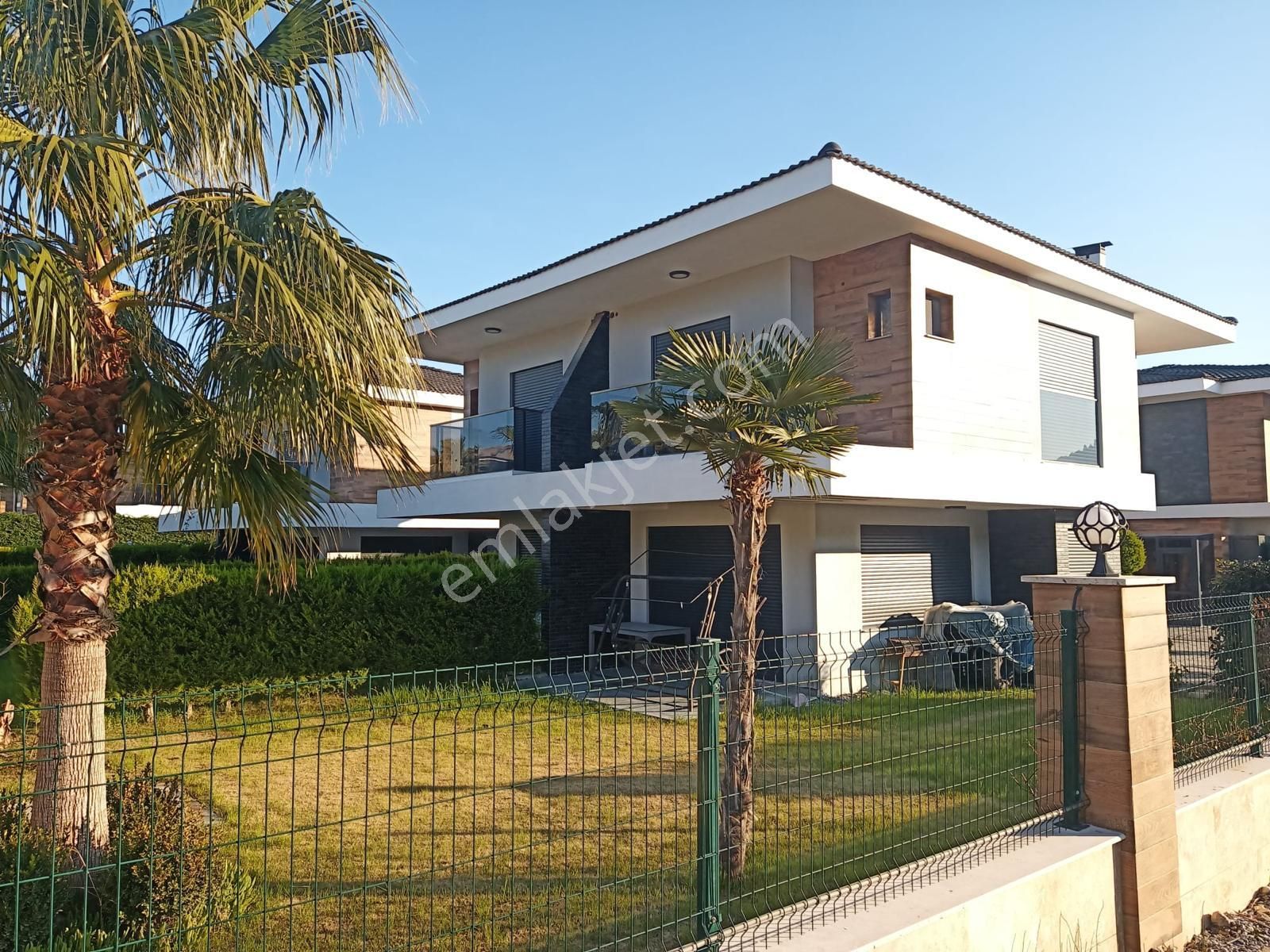 Davutlar Sahil Havuzlu Site Köşe Dubleks Villa - Görsel 2