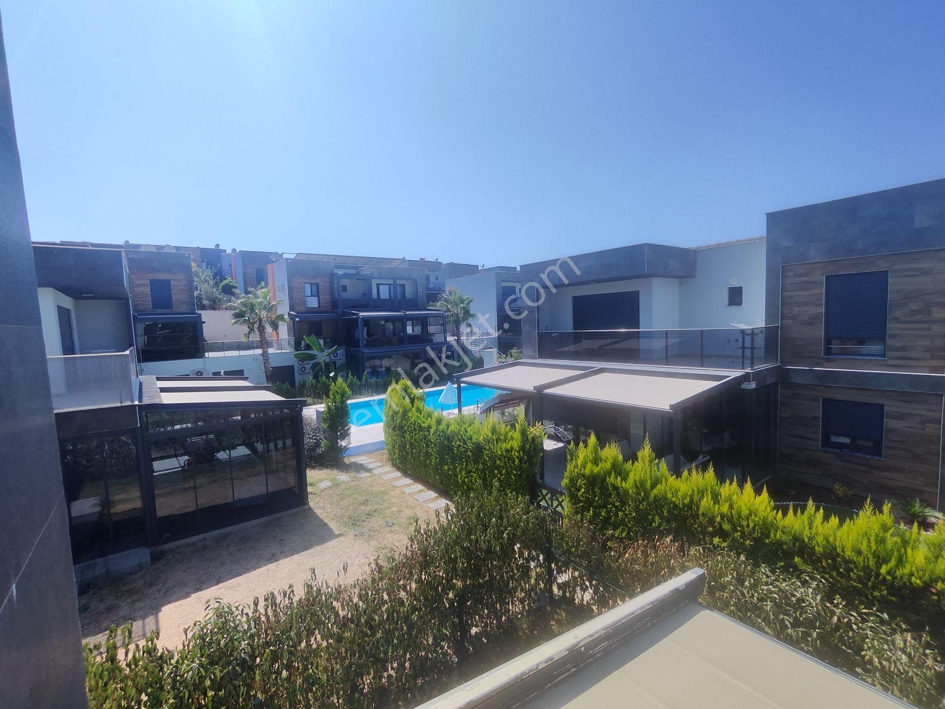 4 Tarafı Bahçeli 3 Havuzlu, Denize Yakın, Dubleks Villa - Görsel 6