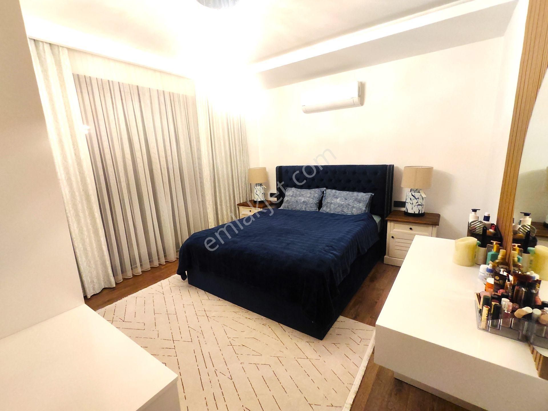 4 Tarafı Bahçeli 3 Havuzlu, Denize Yakın, Dubleks Villa - Görsel 26