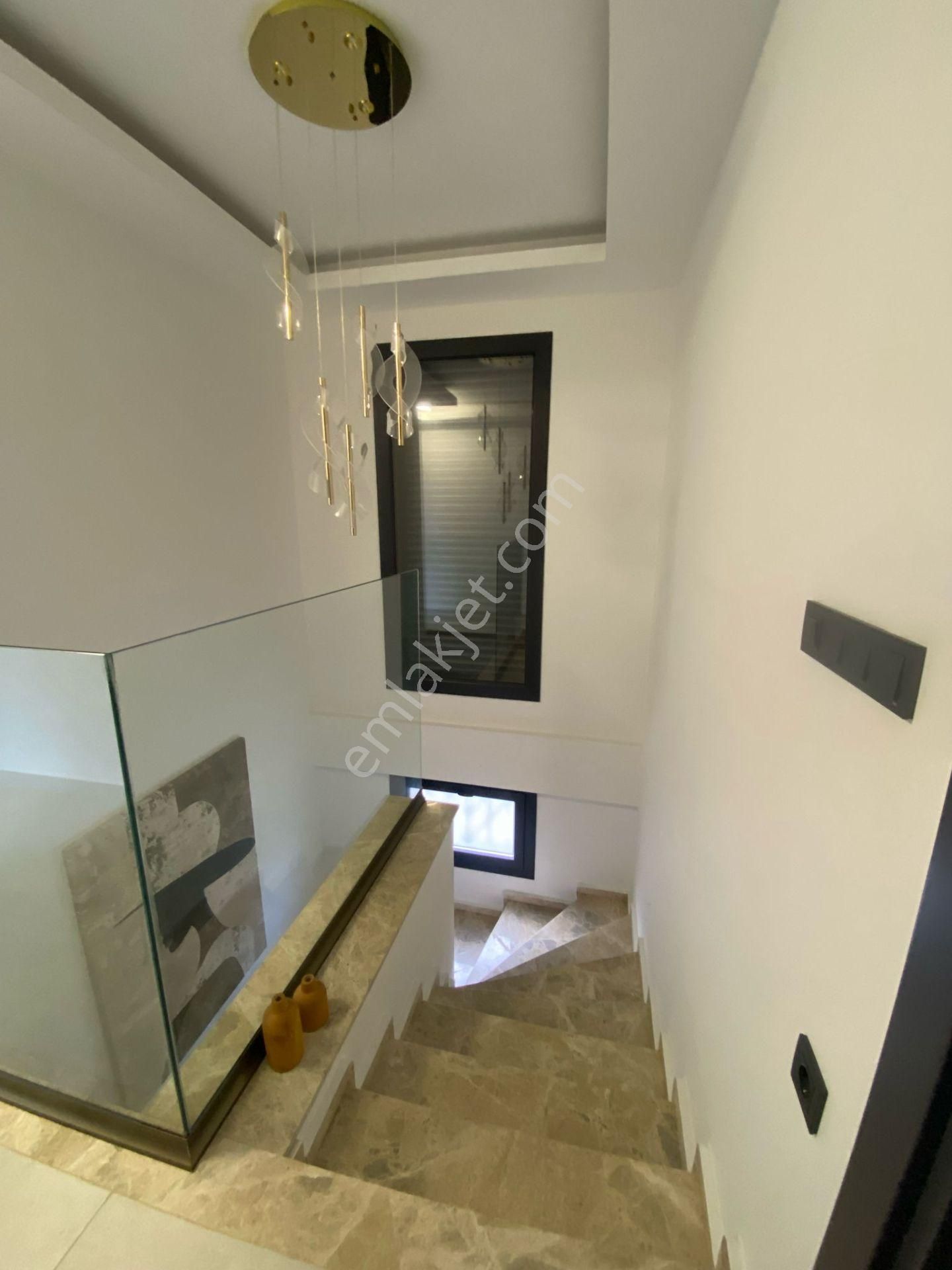 4 Tarafı Bahçeli 3 Havuzlu, Denize Yakın, Dubleks Villa - Görsel 33