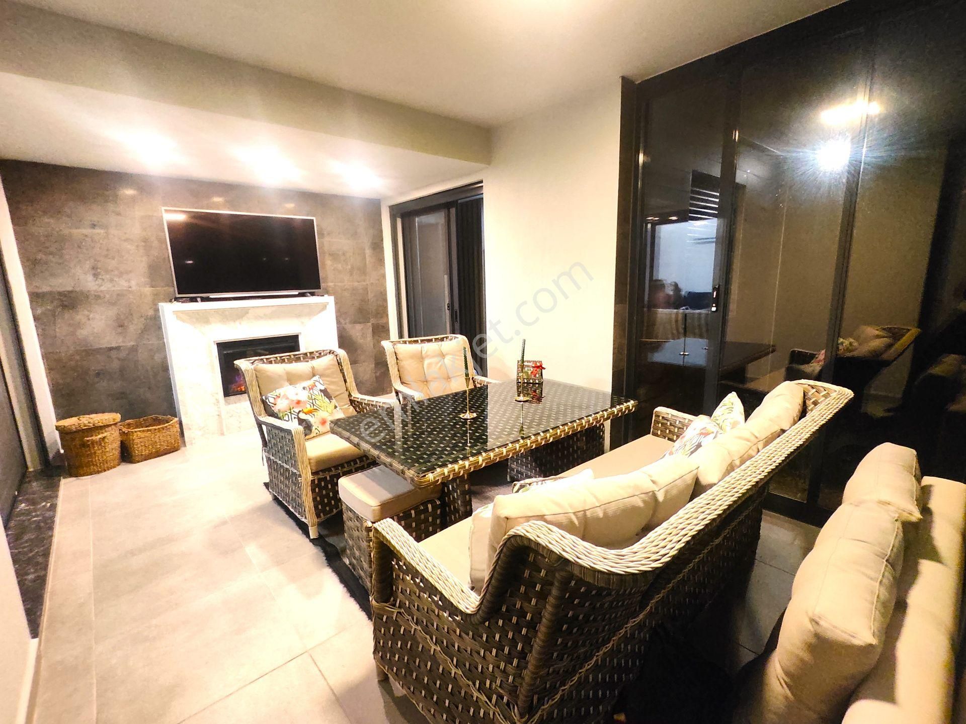 4 Tarafı Bahçeli 3 Havuzlu, Denize Yakın, Dubleks Villa - Görsel 9