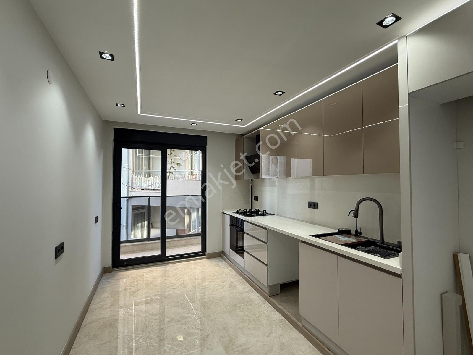 Gençlik Mahallesinde Sıfır 2+1 Daire - Görsel 17