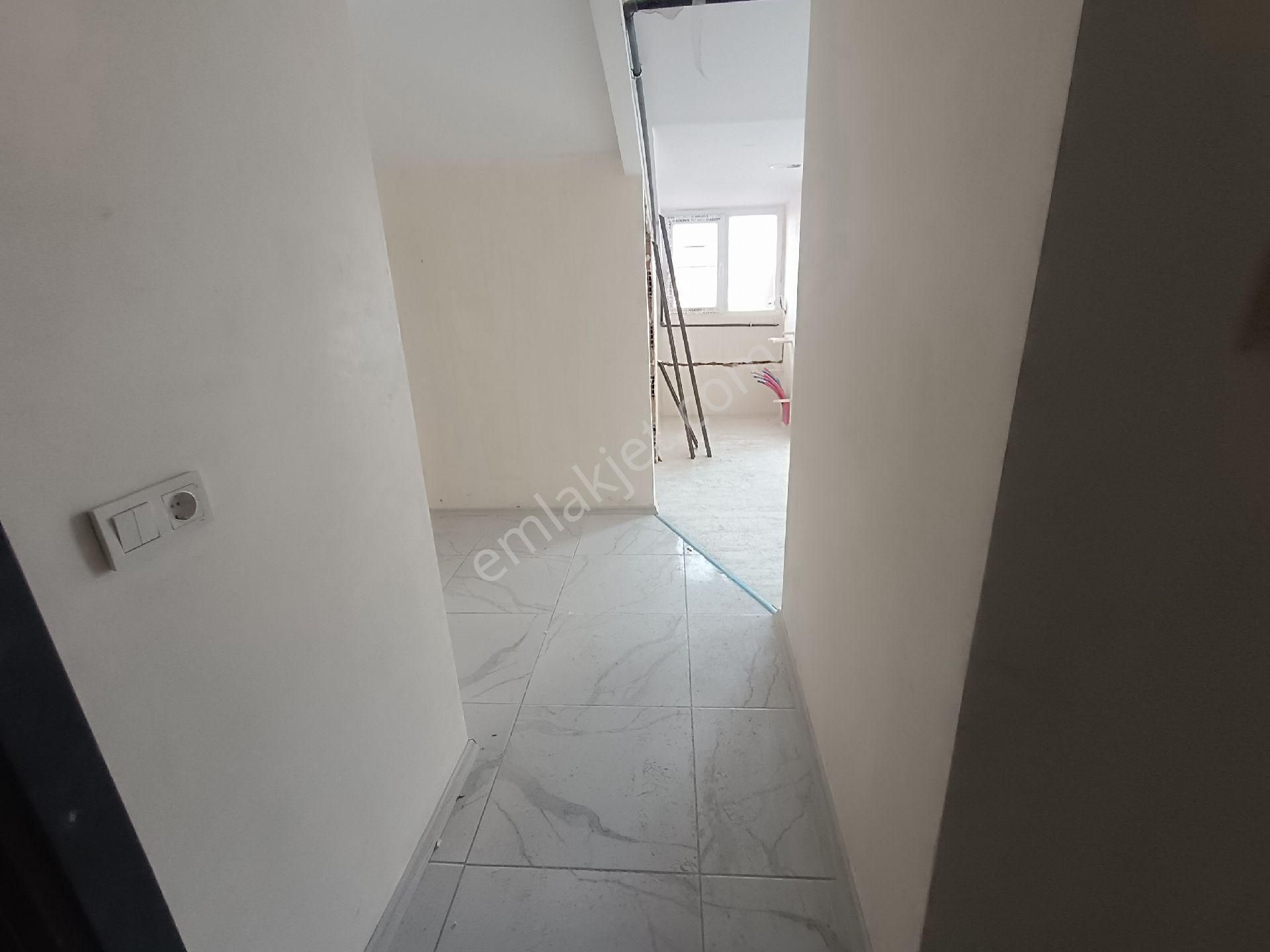 Avcilar Merkez Mah.yeni Bimada Kiralık Teras Kat - Görsel 4