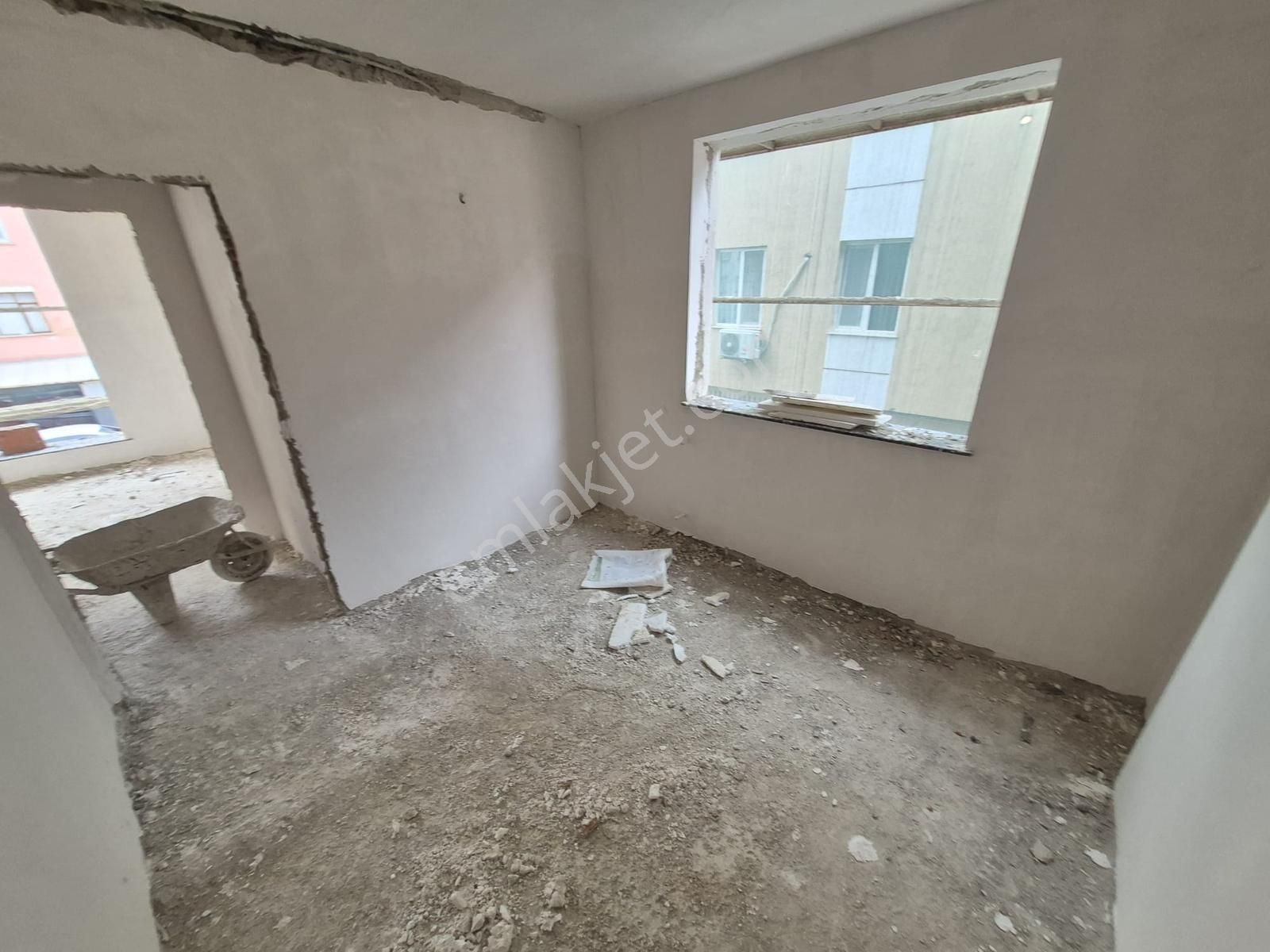 Emek Mahallesinde Satılık Sıfır 1.kat 1+1 Daire - Görsel 13