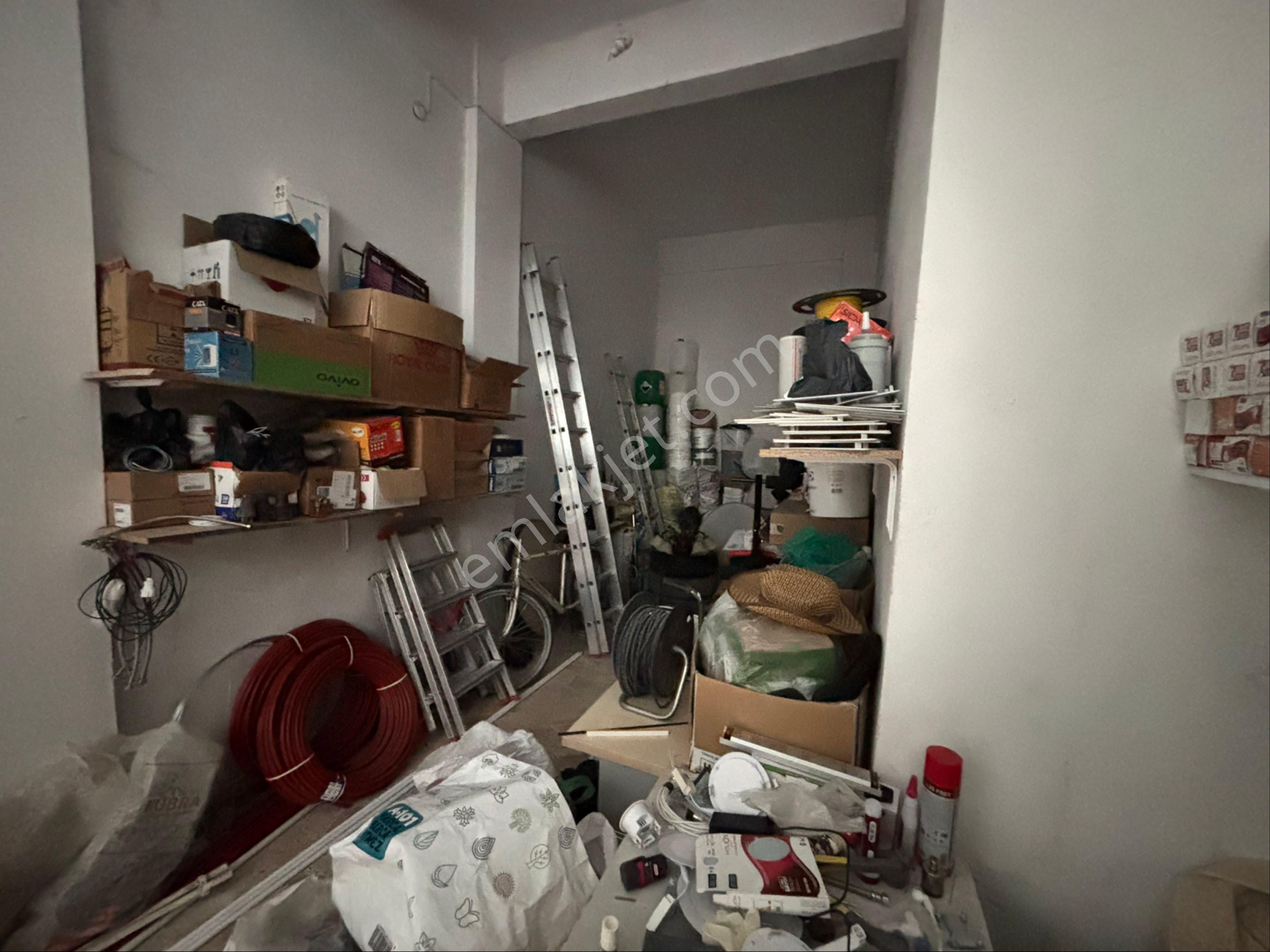 Küçükpazar’a Yürüme Mesafesinde Satılık Dükkan - Görsel 8