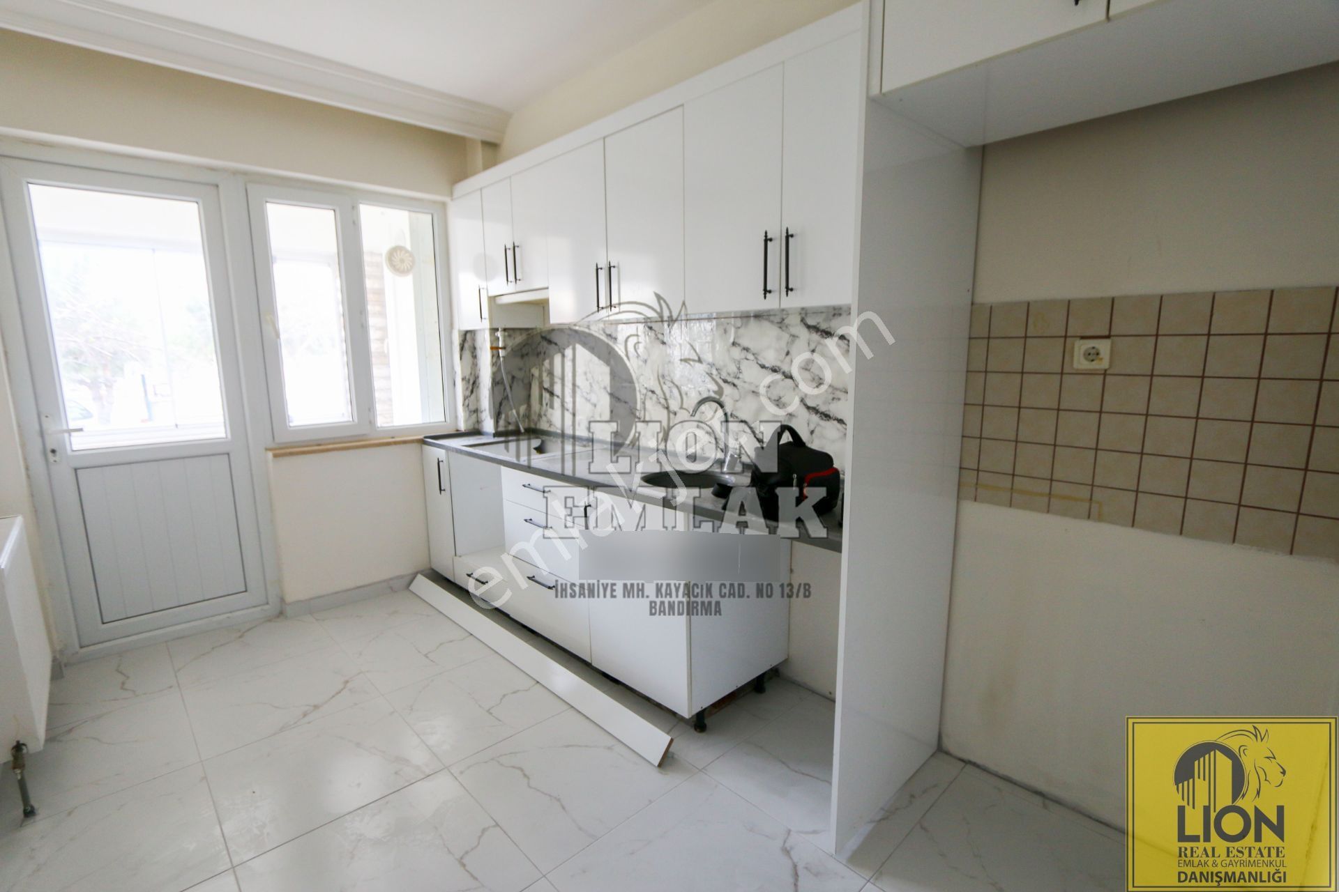 🟨⬛ Lıon Emlak'tan İhsaniye'de Çift Balkonlu,geniş Kiralık 3+1 Daire⬛🟨 - Görsel 4