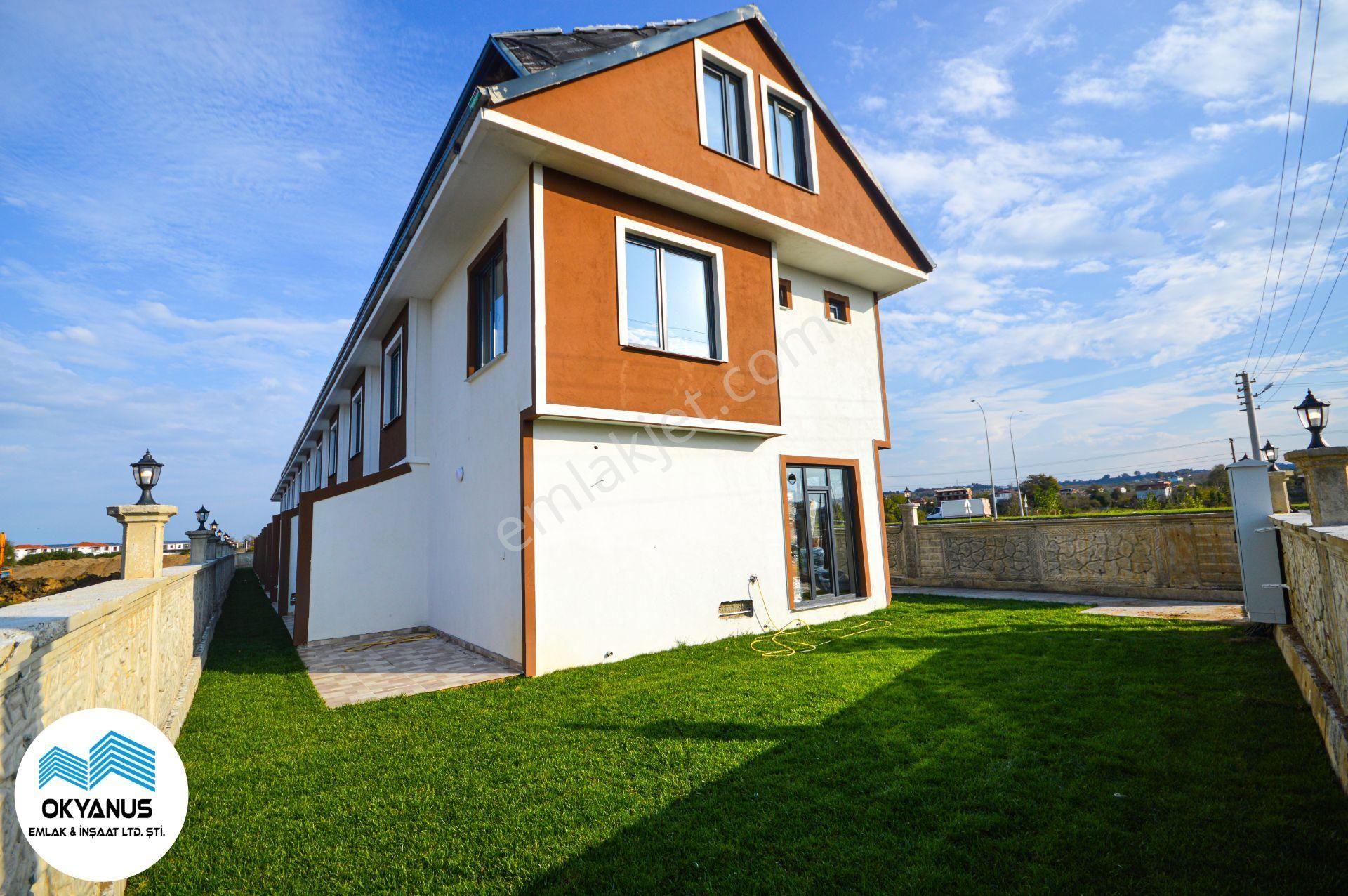 Sakarya Kocaali De İlçenin En Uygunu Denize 50 Adım 3+1 Villa