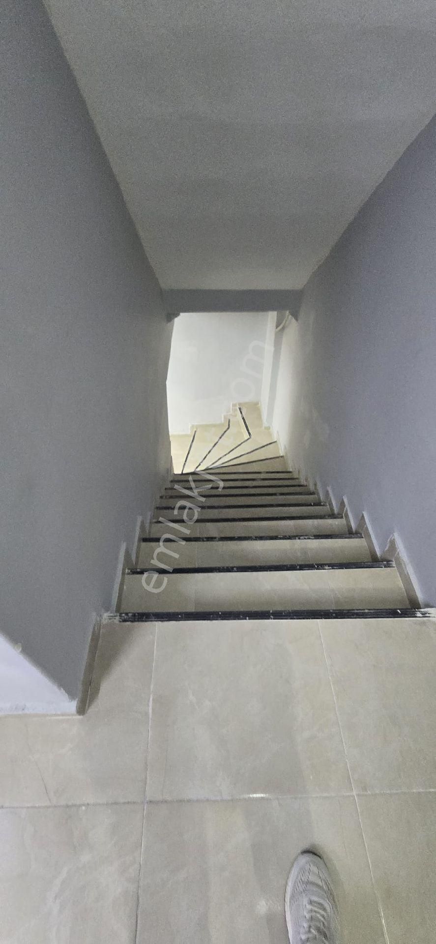 Fındıkzade Ahmet Vefik Paşada Kiralık Üç Katlı Komple İş Yeri Ve Daire Kiralık Ada Emlaktan - Görsel 4