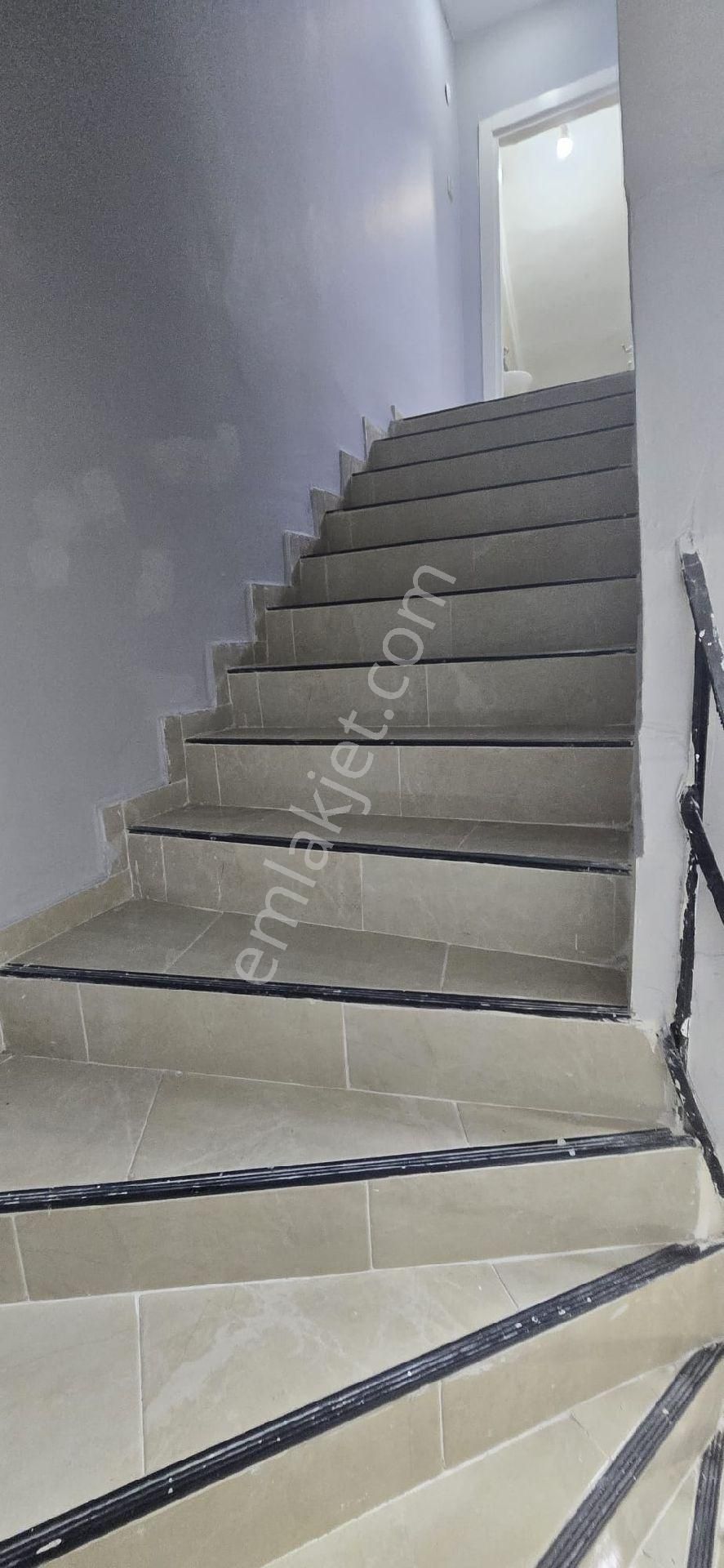 Fındıkzade Ahmet Vefik Paşada Kiralık Üç Katlı Komple İş Yeri Ve Daire Kiralık Ada Emlaktan - Görsel 12