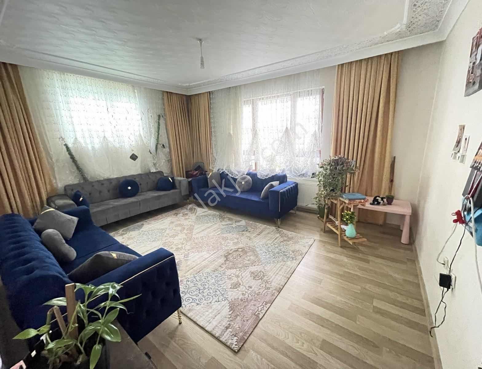 Yatırım Emlak'tan Eyüp Cami Mevki Ful Yapılı Asansörlü Geniş 3+1 - Görsel 4