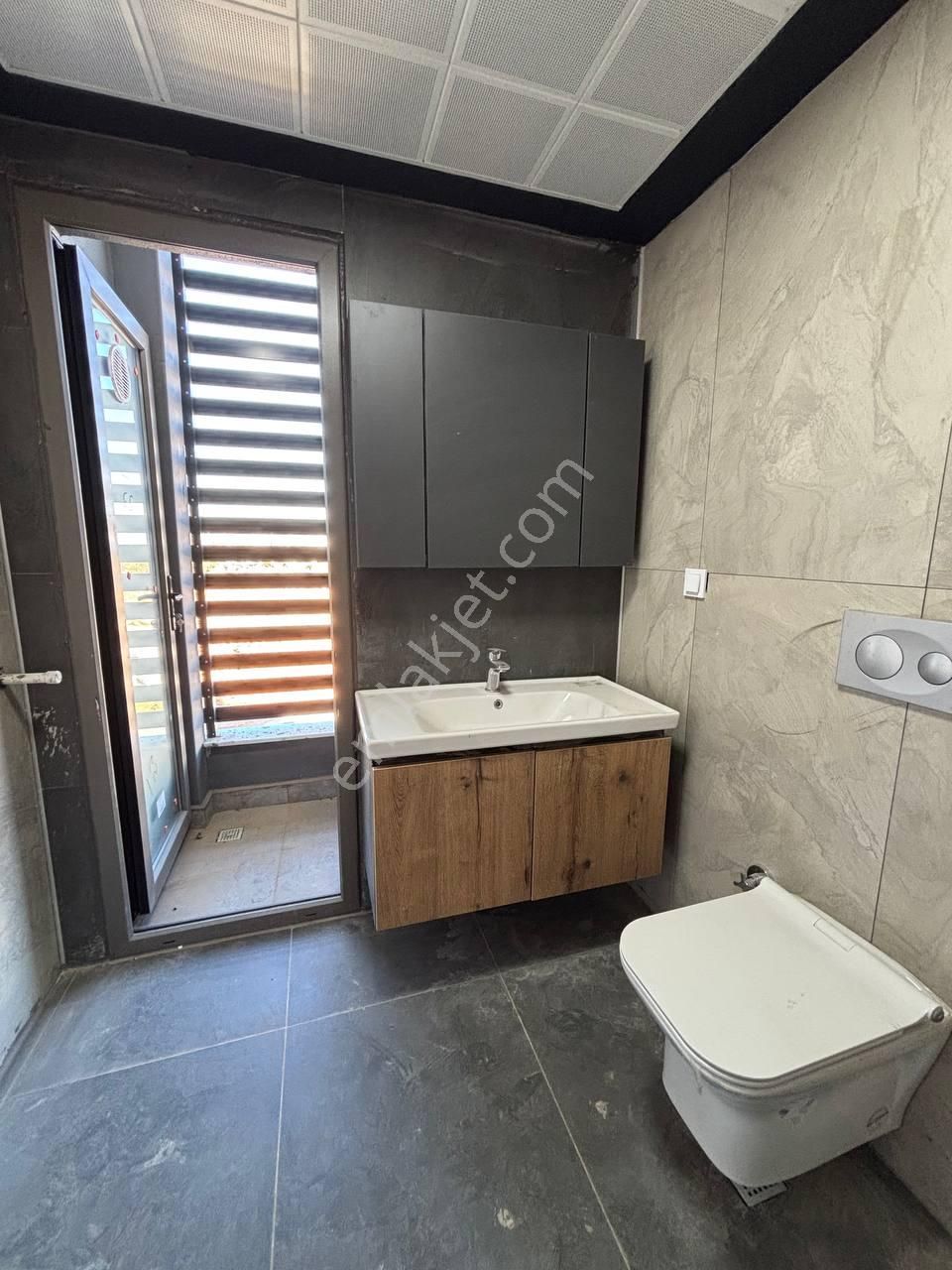 Ana Yol Üzeri Ulaşım Ve Avm Yakını Yüzme Havuzlu Katta 2+1 Daire - Görsel 11