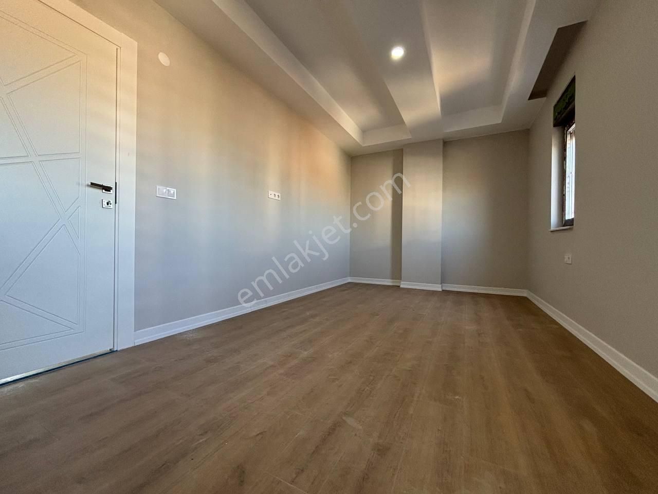 Ana Yol Üzeri Ulaşım Ve Avm Yakını Yüzme Havuzlu Katta 2+1 Daire - Görsel 8