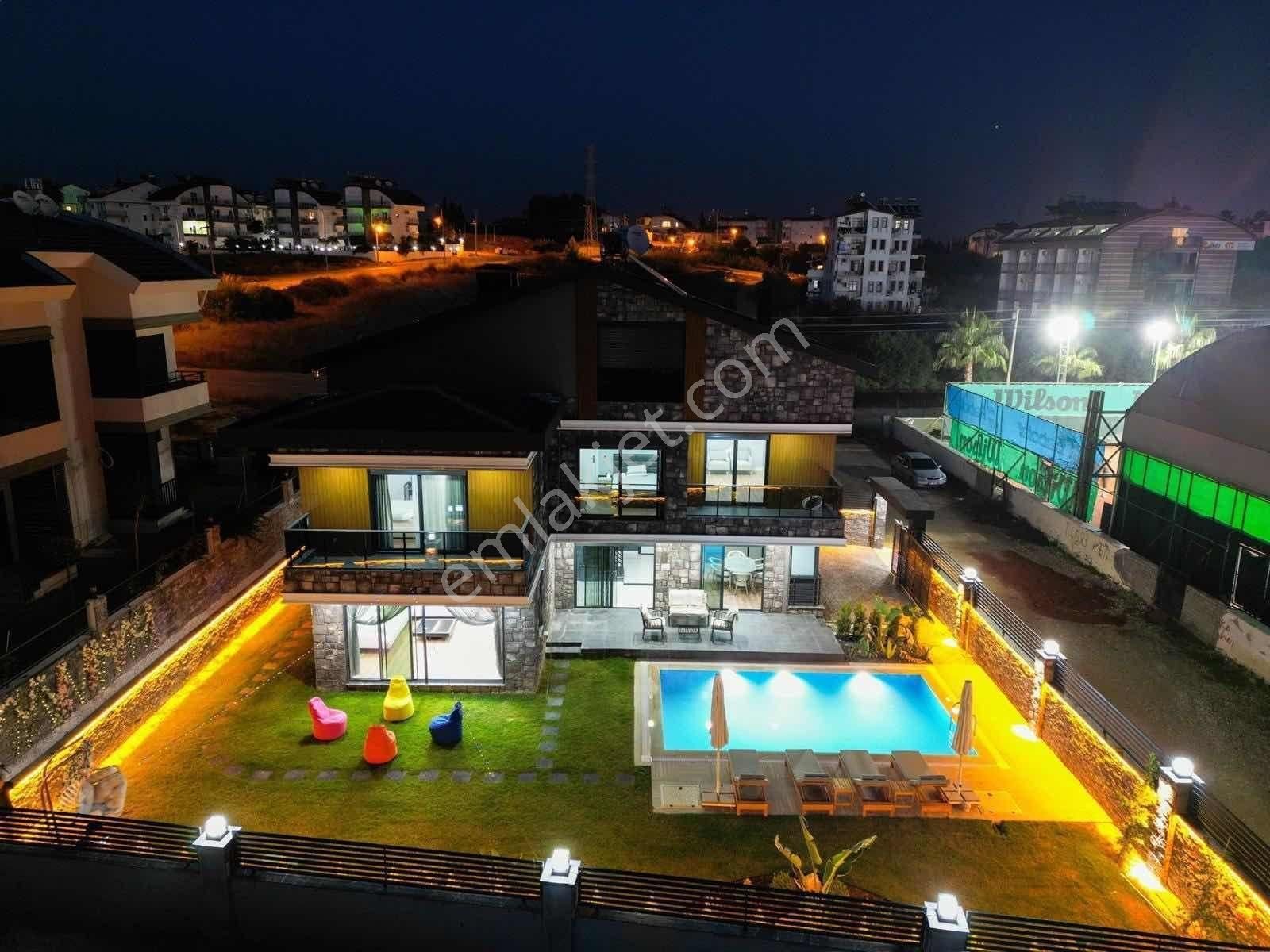 Sidede Denize 500m Ultra Lüks Tam Müstakil 7+1 Tripleks Villa - Görsel 36