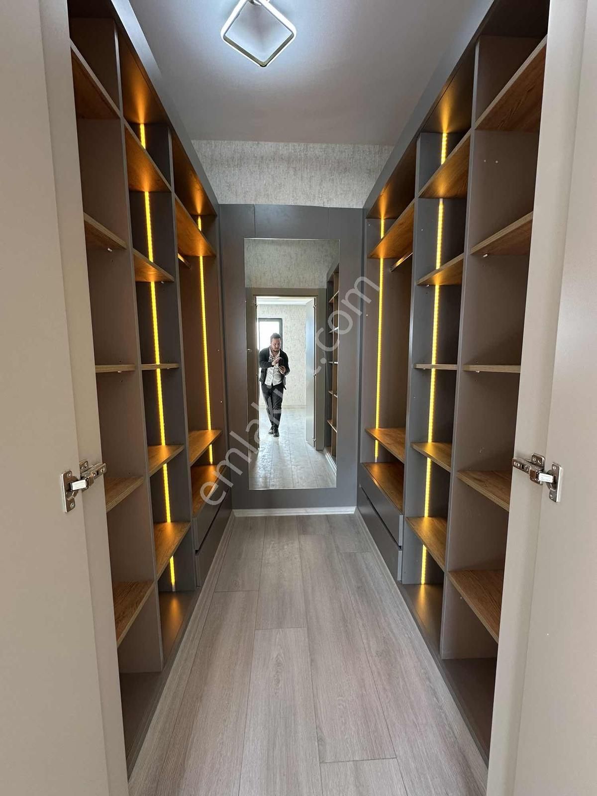 Eryaman Susuzda Kapalı Otoparklı Sıfır 4+1 - Görsel 12