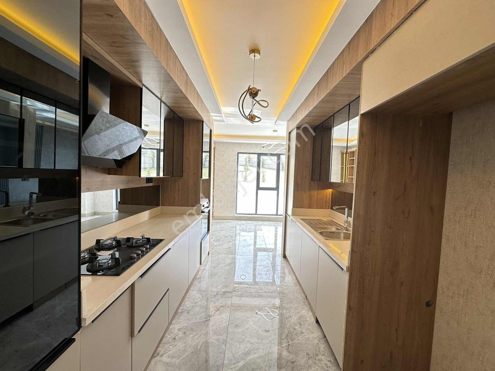 Eryaman Susuzda Kapalı Otoparklı Sıfır 4+1