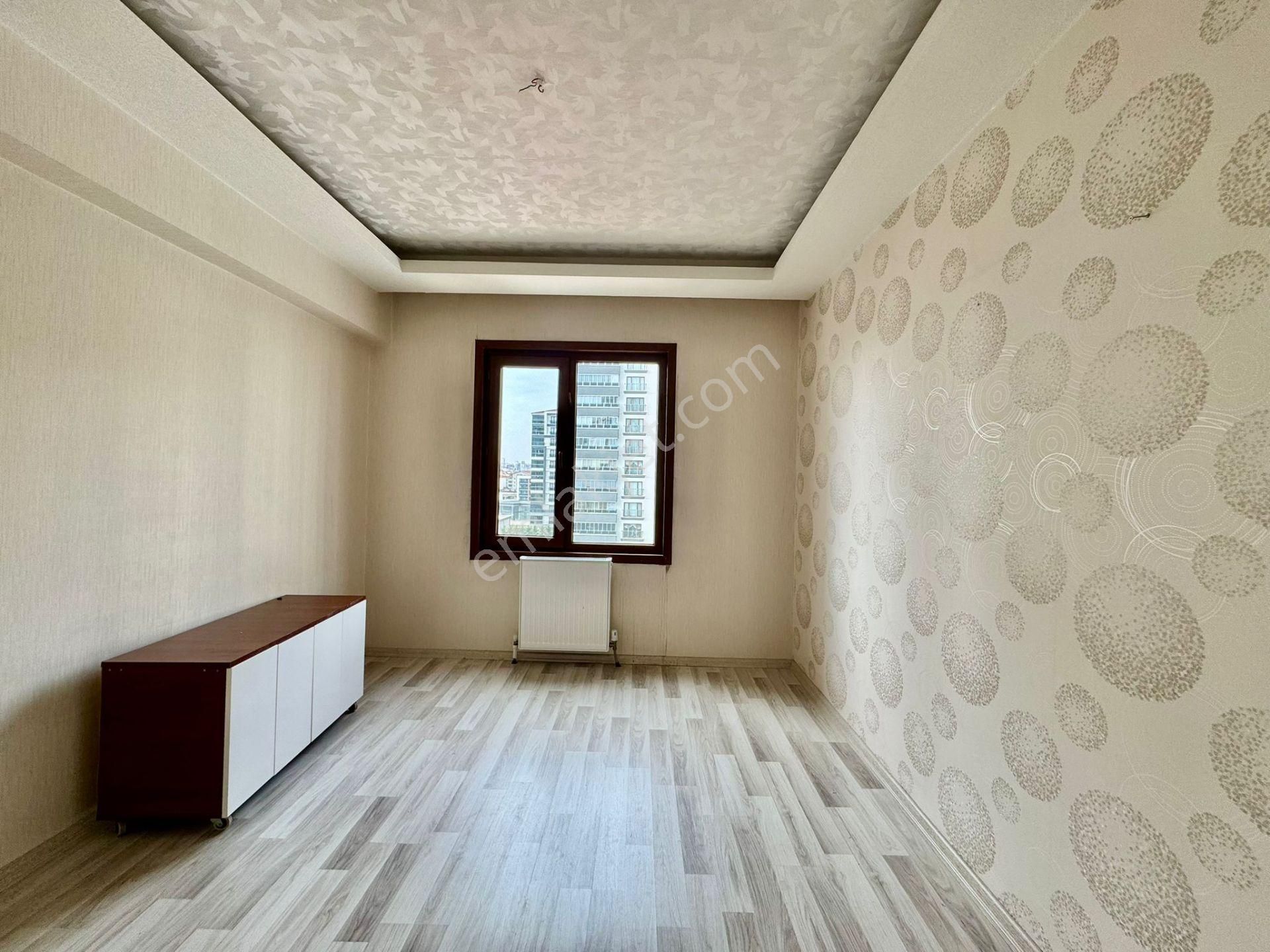 Ufuk Kılıç Emlak'tan Lüx Sitede Çift Banyolu Kilerli Full Yapılı 4+1 Daire - Görsel 16