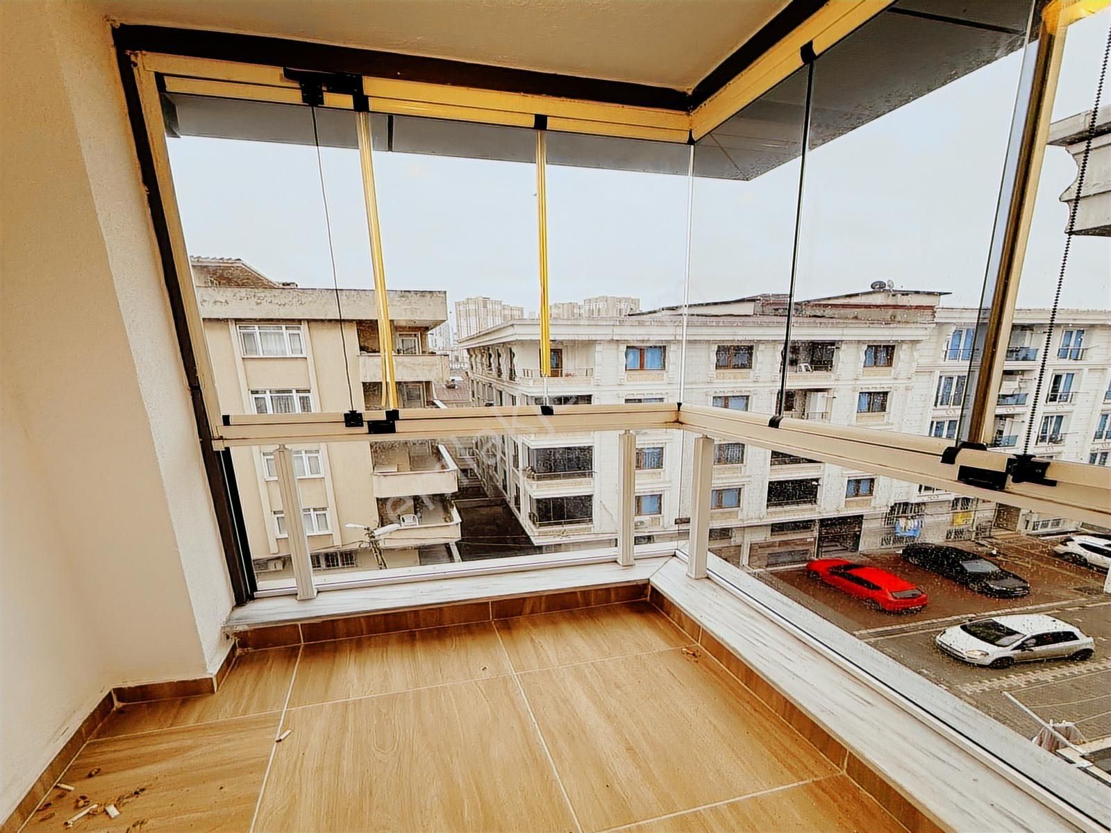 Metrobüse Yakın Lüks Mimari 2+1 Arakat Daire - Görsel 6