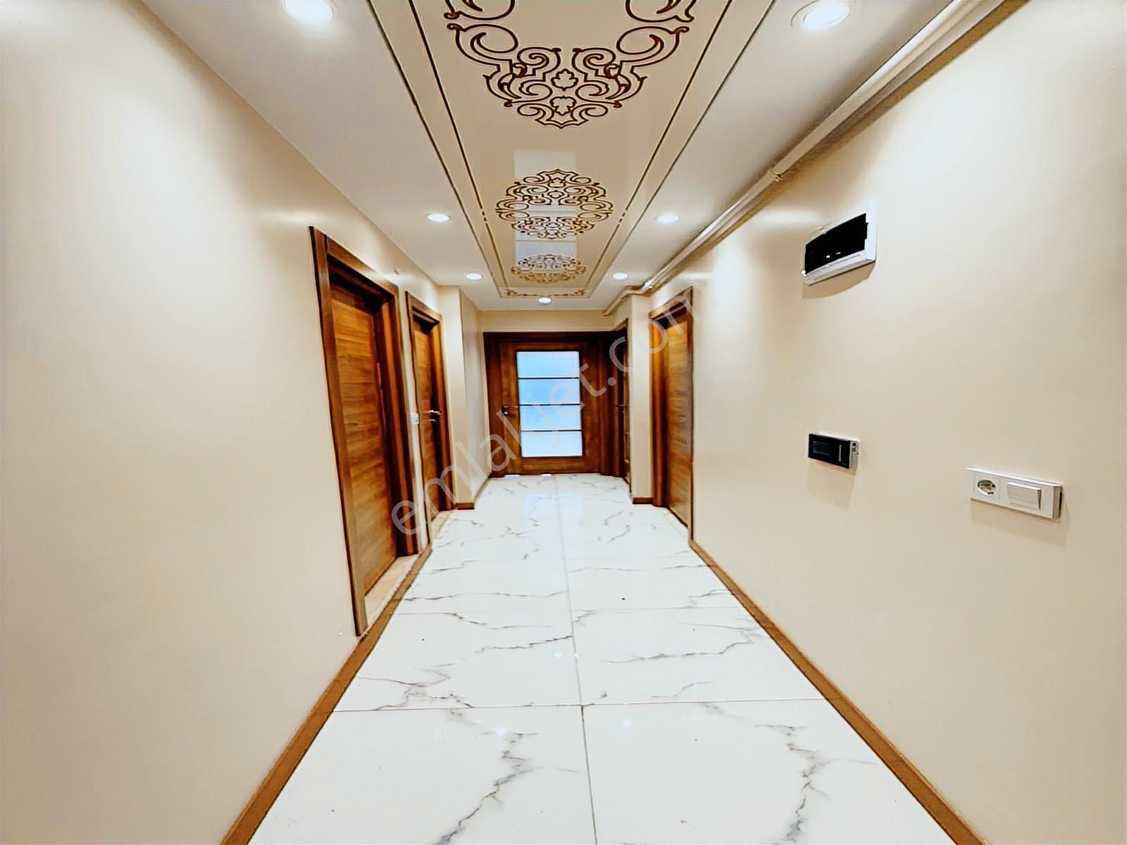 Metrobüse Yakın Lüks Mimari 2+1 Arakat Daire - Görsel 13