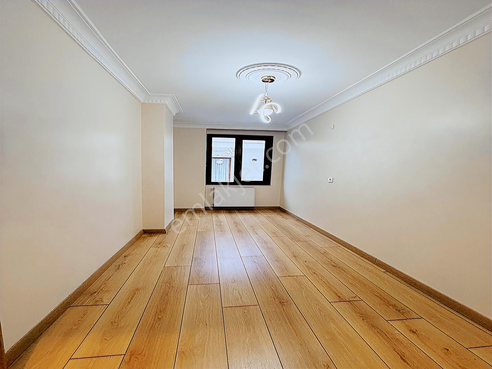 Metrobüse Yakın Lüks Mimari 2+1 Arakat Daire - Görsel 3