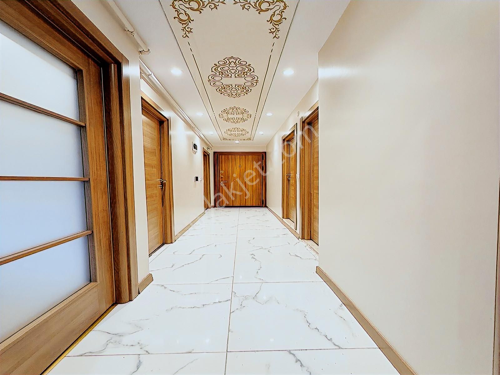 Metrobüse Yakın Lüks Mimari 2+1 Arakat Daire - Görsel 17