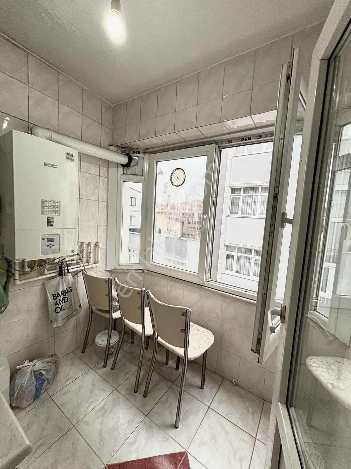 Metrobüse Yürüme Mesafesinde Full Eşyalı 3+1 Satılık Daire - Görsel 18