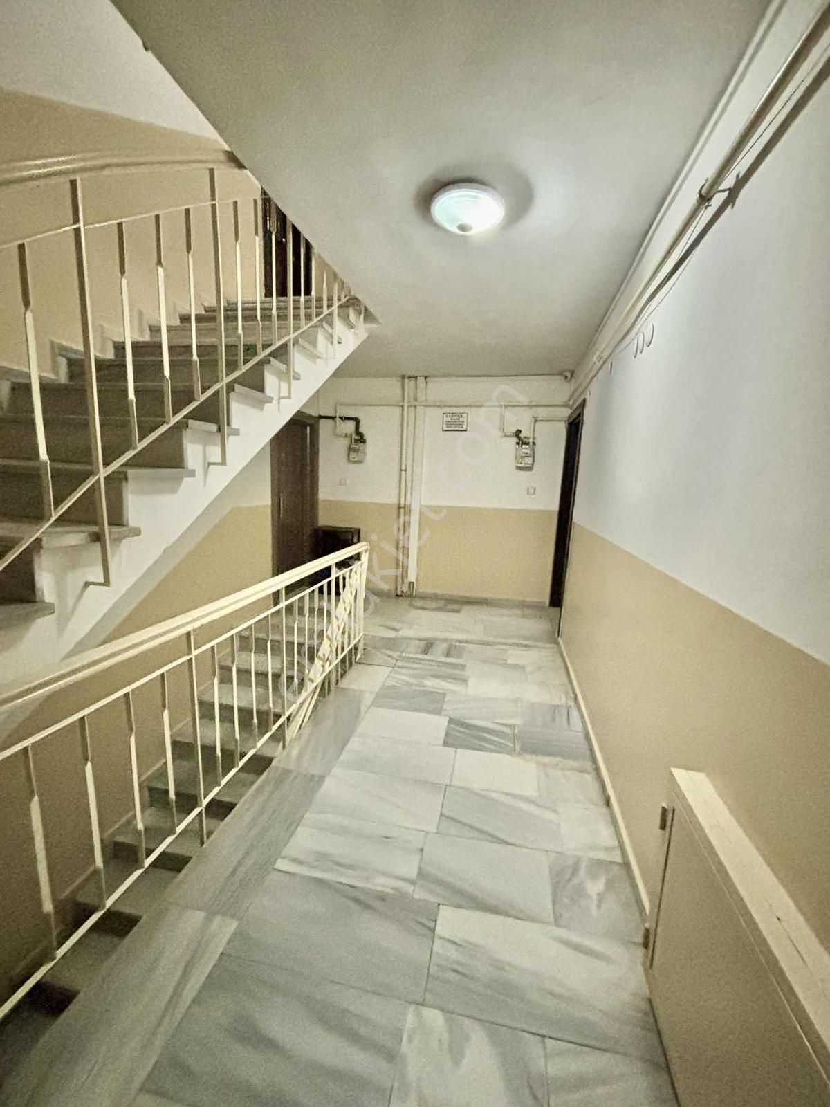 Metrobüse Yürüme Mesafesinde Full Eşyalı 3+1 Satılık Daire - Görsel 27