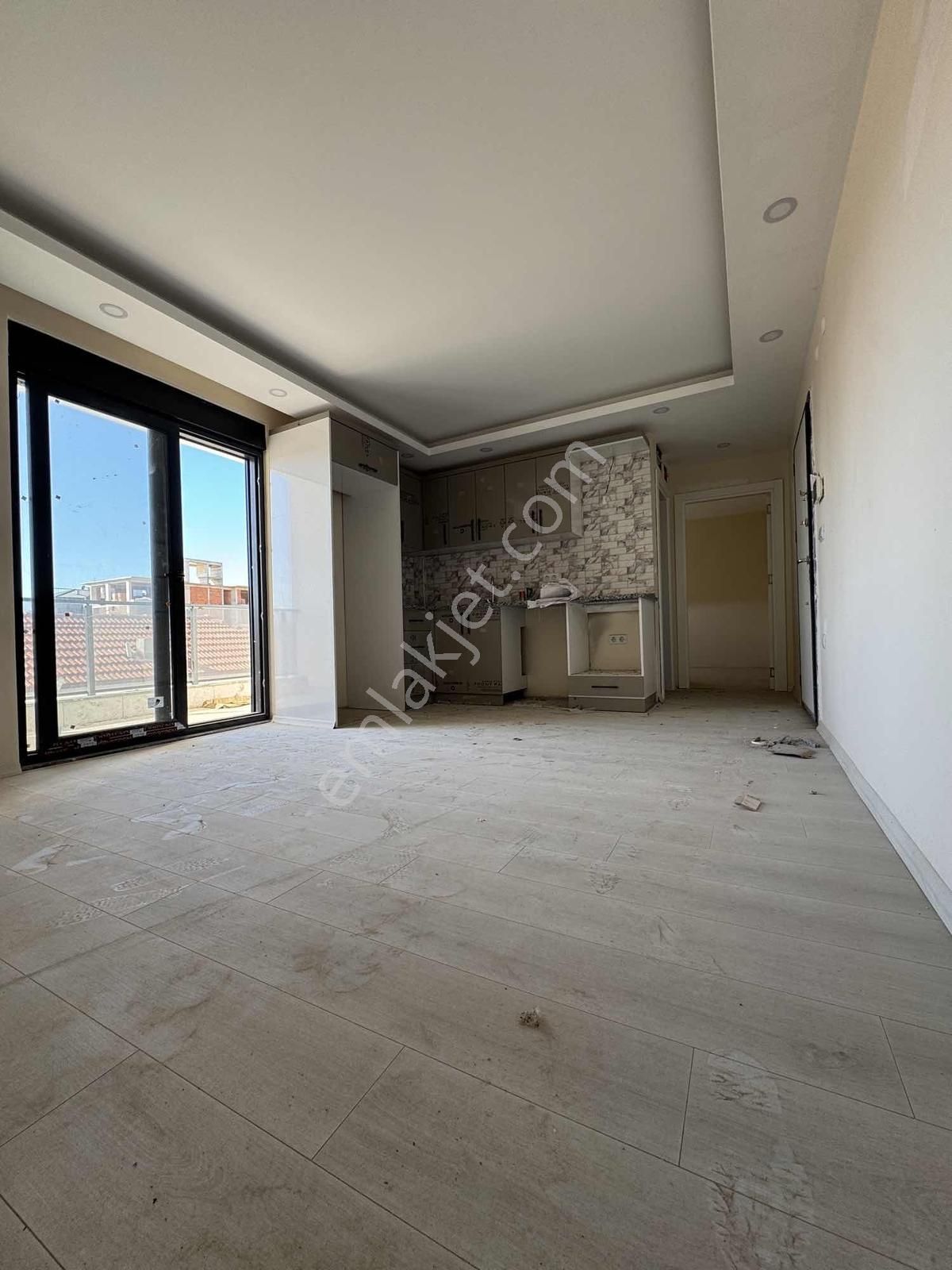 Döşemealtı Yeniköyde Satılık 1+1 Sıfır Daire