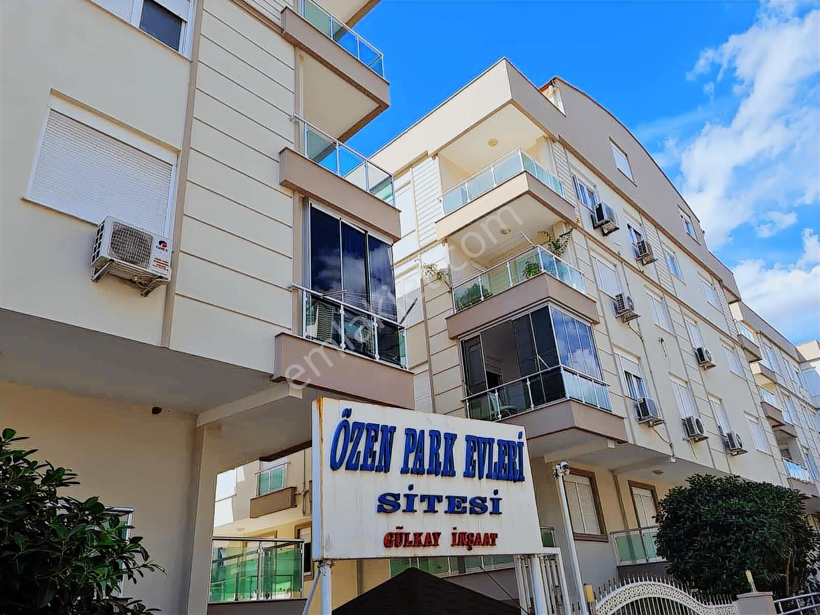 Toros Mahallesinde Ferah 3+2 Bahçe Dublex Daire