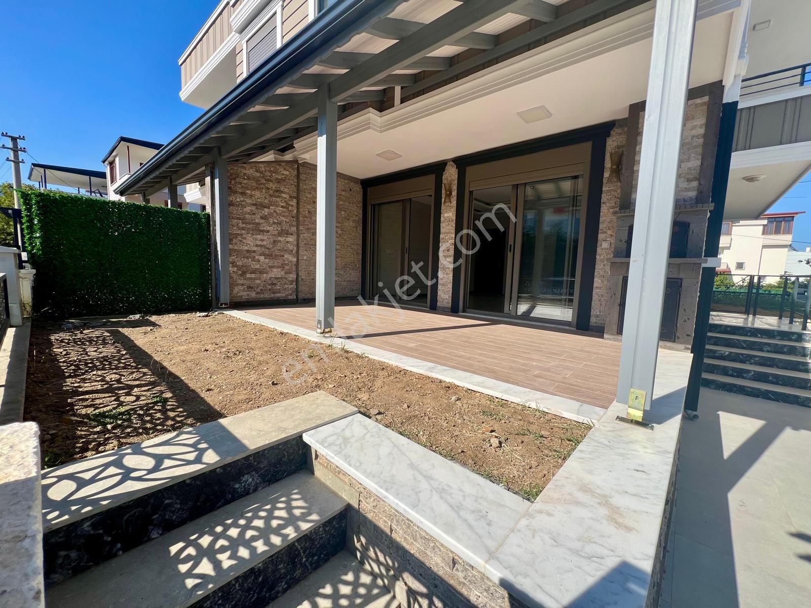 Akçay Aras Emlaktan Gürede Denize 150 Metre 4+1 Villa - Görsel 5