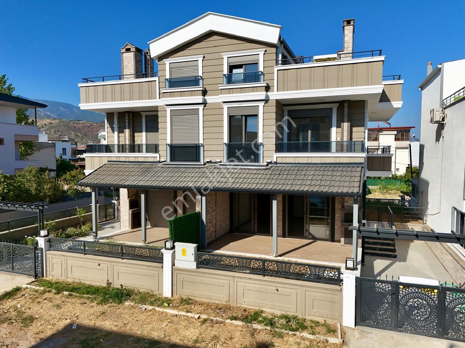 Akçay Aras Emlaktan Gürede Denize 150 Metre 4+1 Villa - Görsel 3