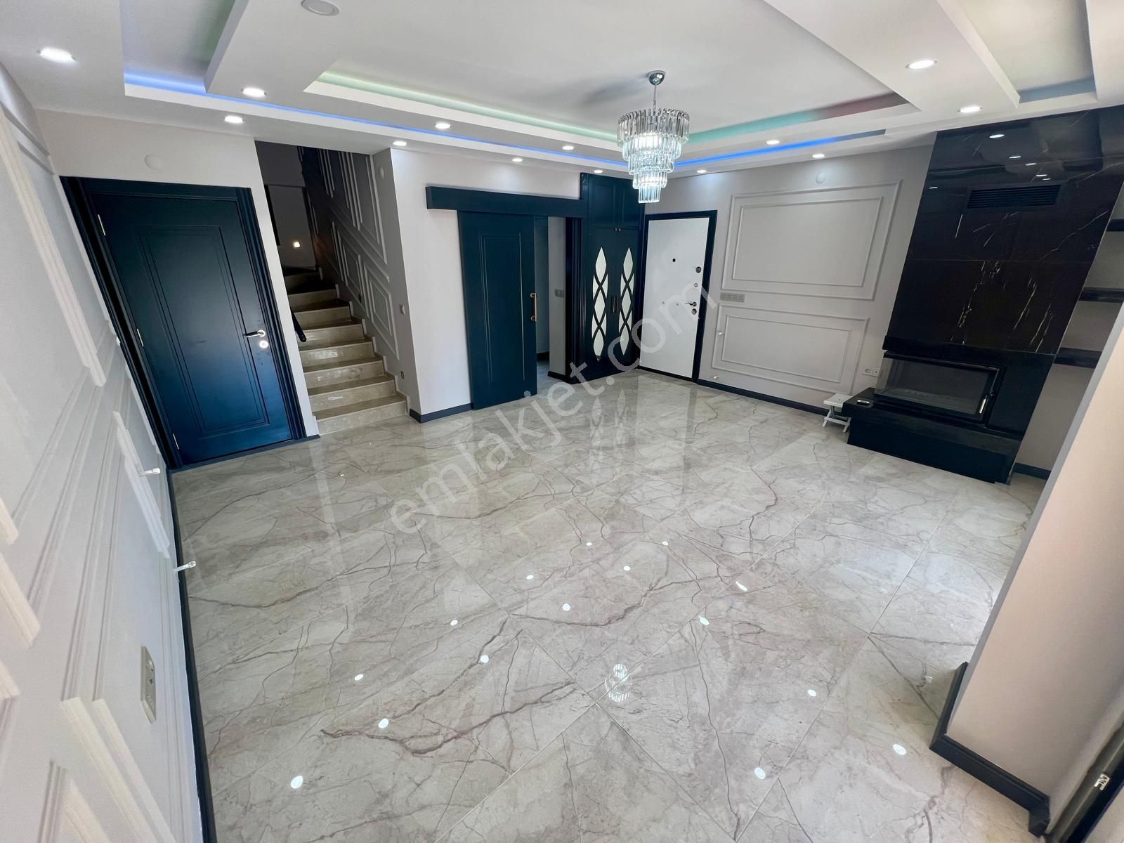 Akçay Aras Emlaktan Gürede Denize 150 Metre 4+1 Villa - Görsel 12