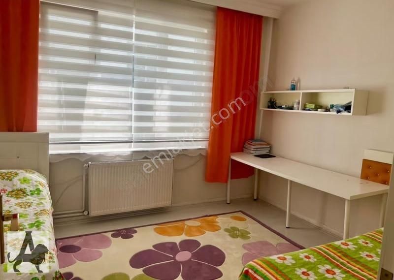 Eşyalı Lüks Yapılı Ara Kat 3+1 Ön Cephe Ankastre Mutfak Daire - Görsel 7