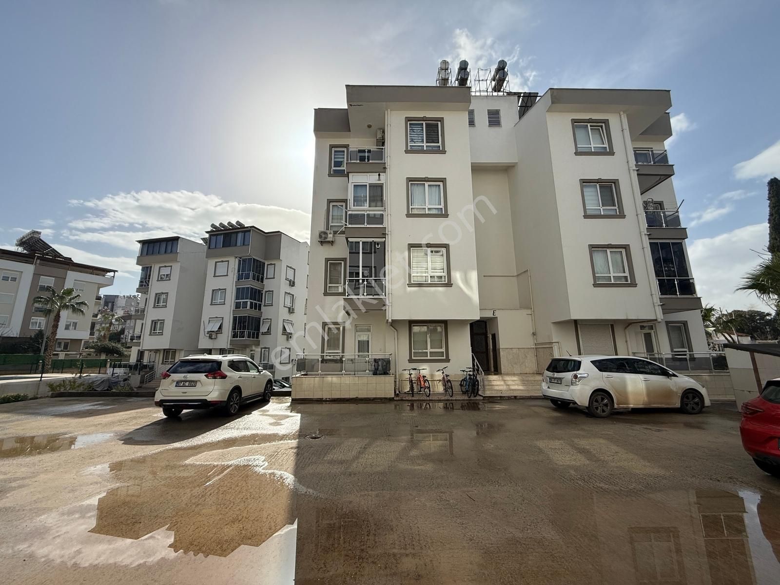 Molla Yusufta Satılık 3+1 Daire