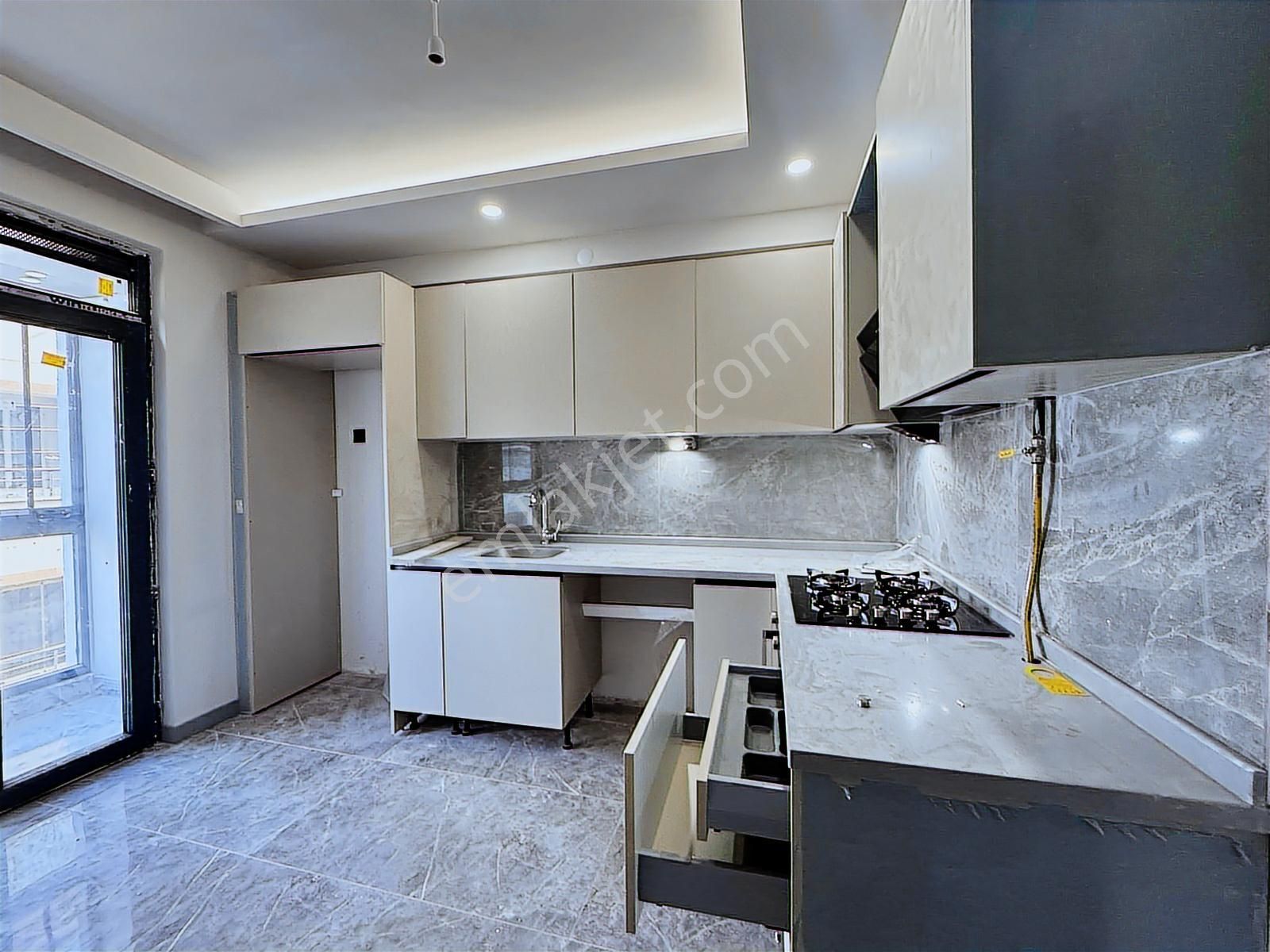 Tombakzade Bulvarına 20 Metre Ara Kat Asansörlü 2+1 - Görsel 24